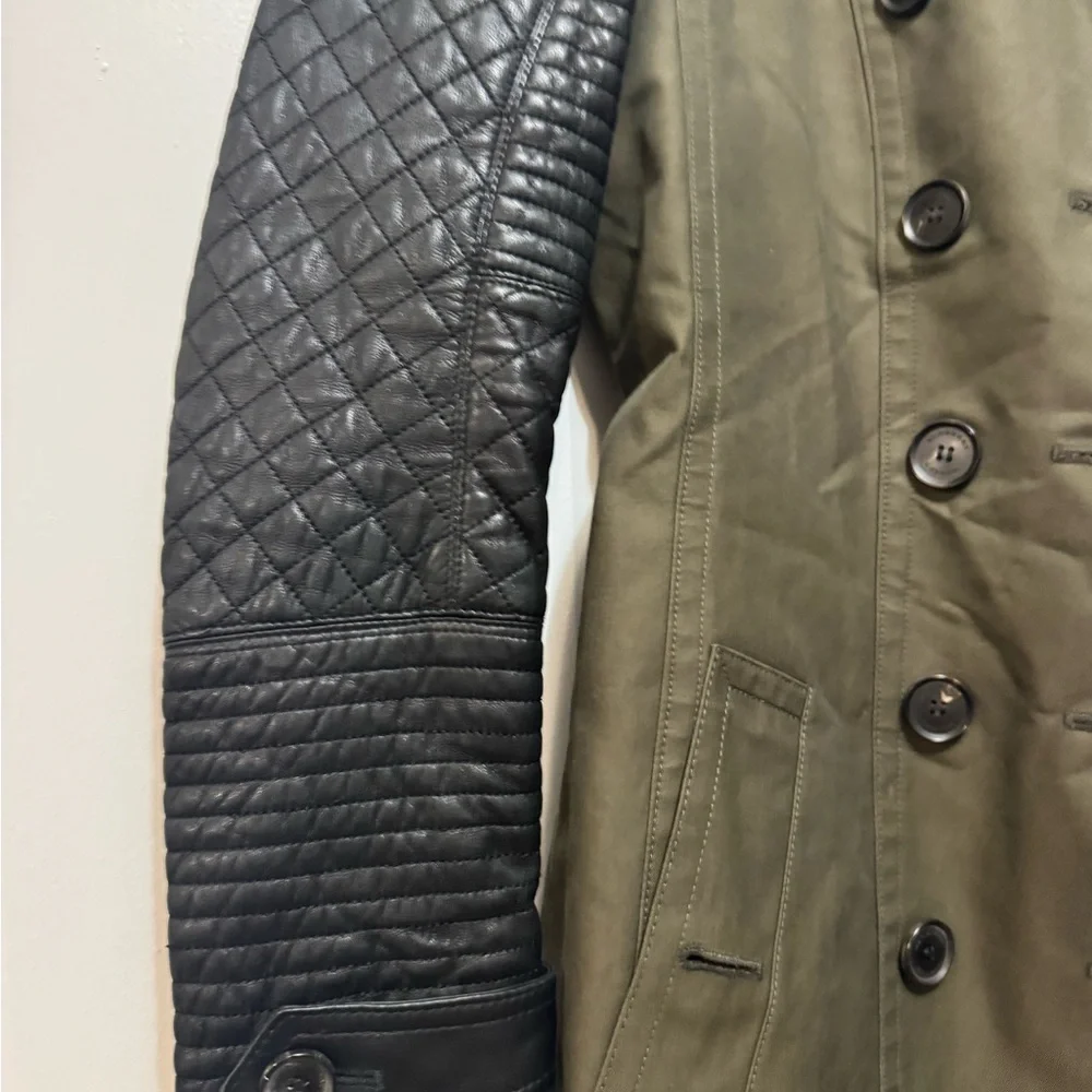 Burberry Green and leather sleeve with black and white classic pattern inside - Picture 6 of 7